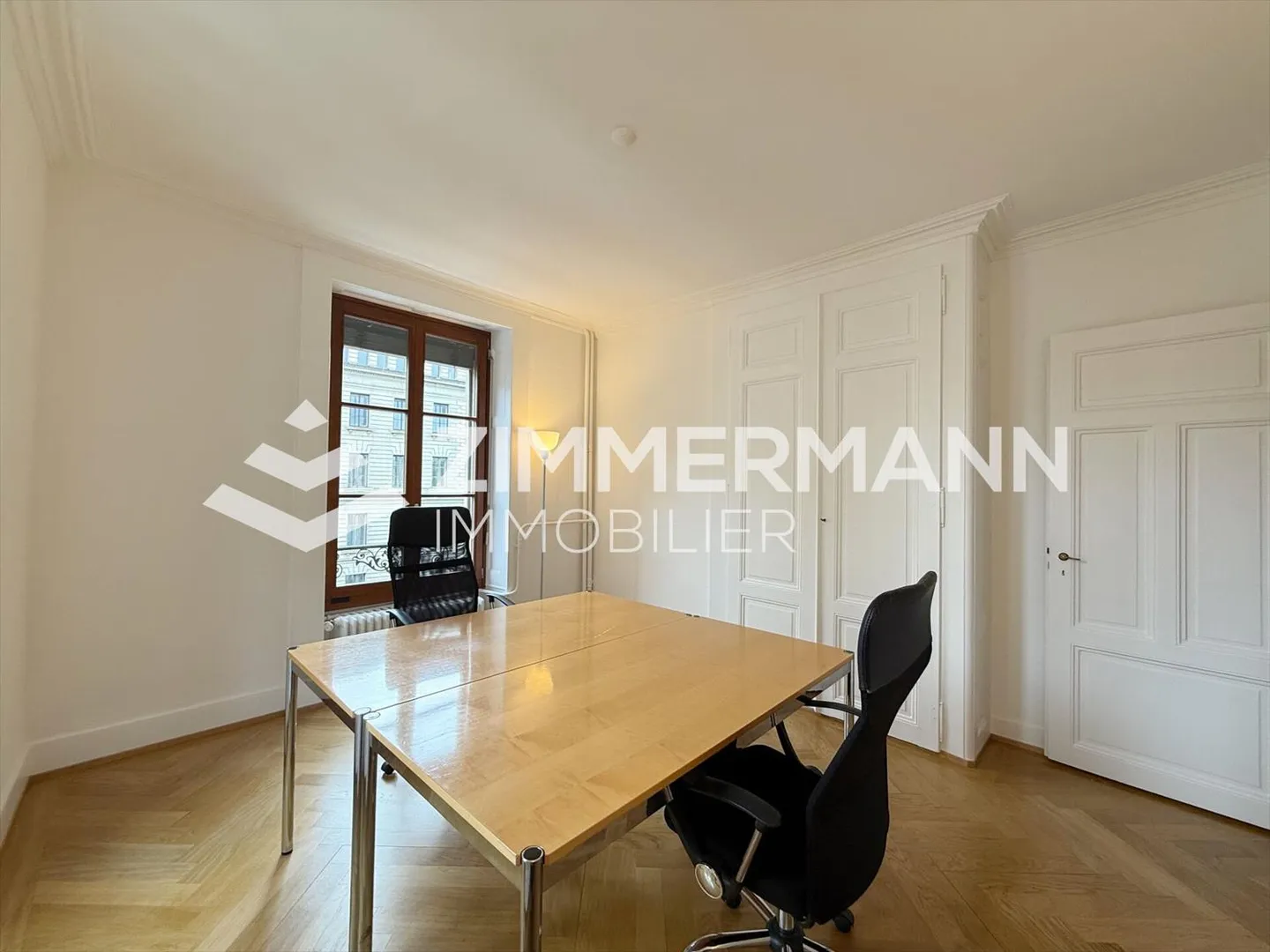 Bureau de 14 m² dans un grand espace commun - 14 m² - en face de la gare Cornavin - Photo 2 sur 4