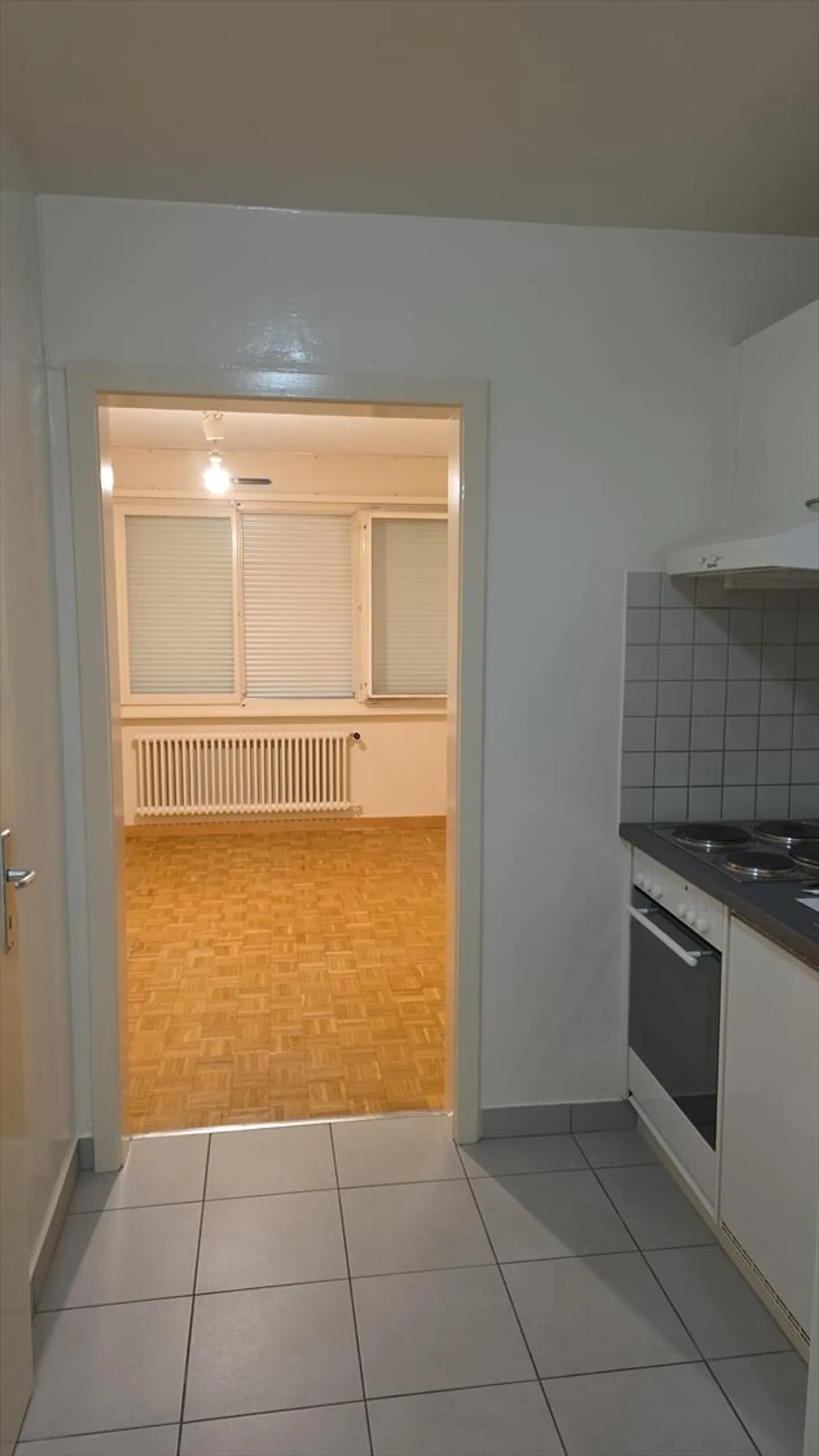 Angenehmes und helles Wohnen, nahe bei allen Annehmlichkeiten, ideal für einen Studenten. - Photo 4 sur 7