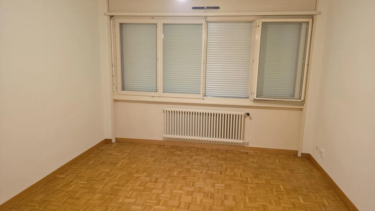 Angenehmes und helles Wohnen, nahe bei allen Annehmlichkeiten, ideal für einen Studenten. - Photo 6 sur 7