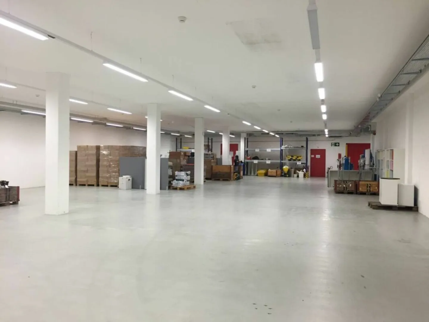 Vaud offices, workshop and storage of 2000 m2 for rent in Cheseaux - Photo 5 of 7