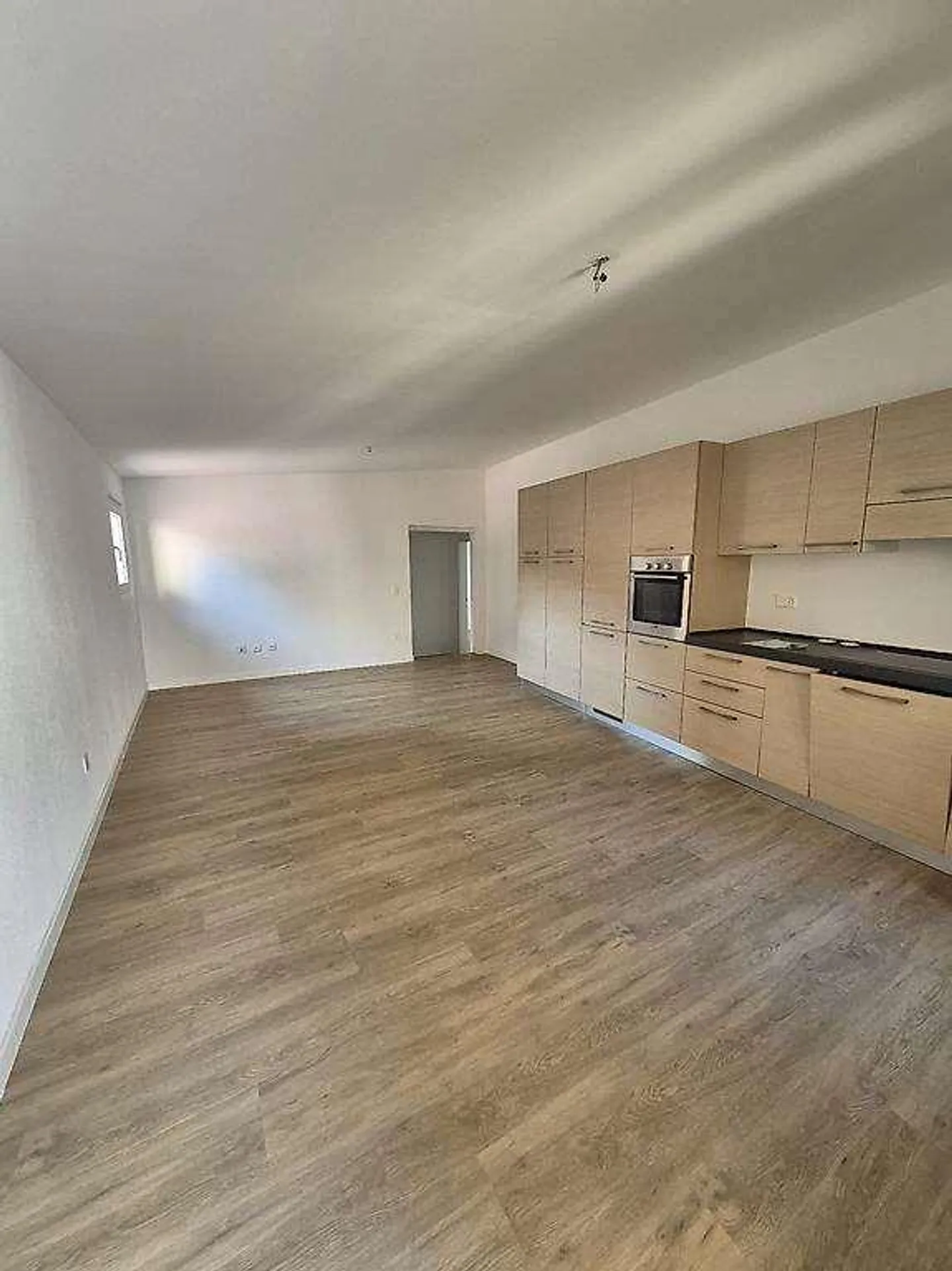 Caslano, beautiful 3.5-room apartment just steps from the lake - Photo 7 of 10
