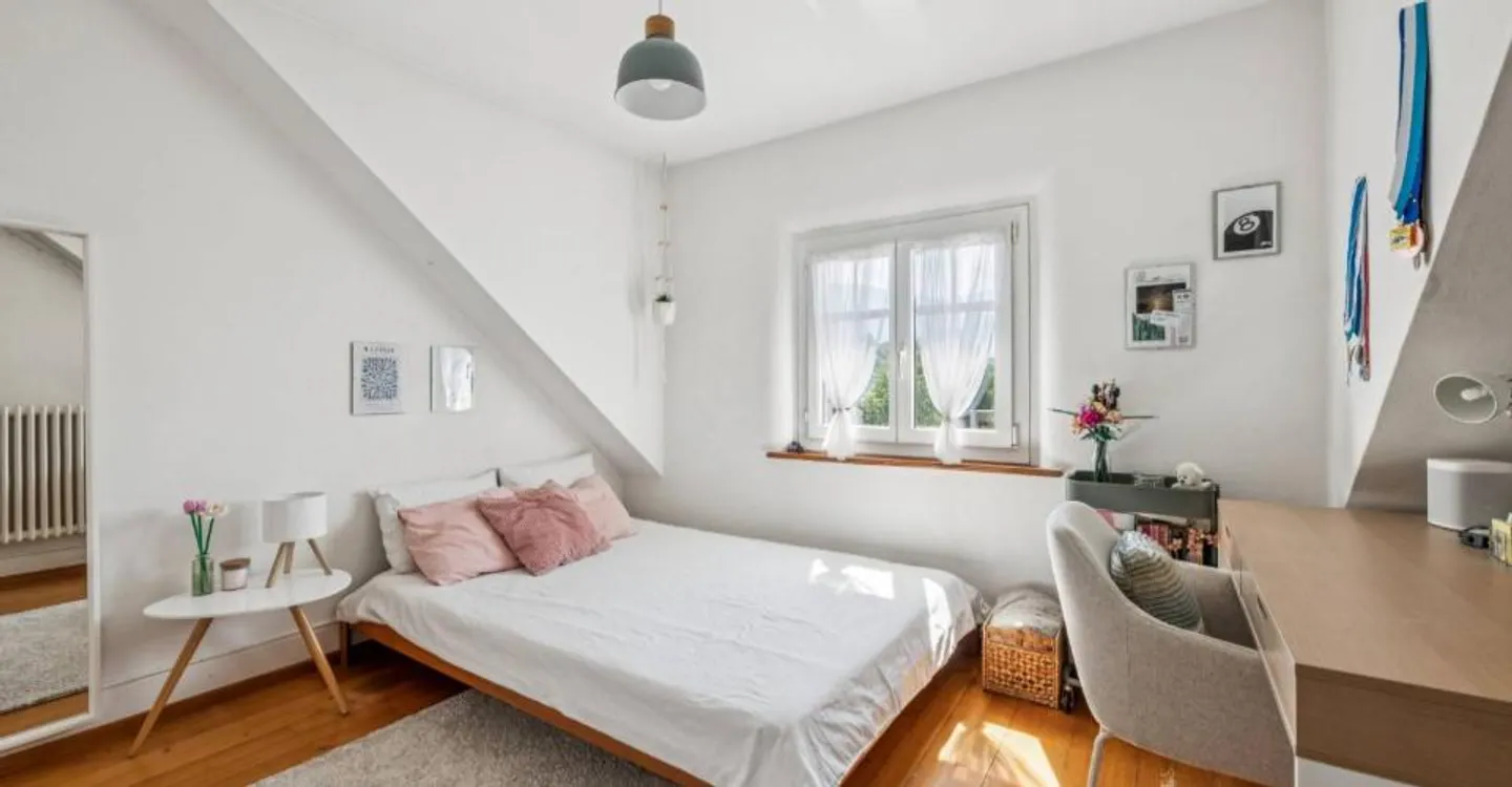 Herrenhaus mit 13 Zimmern und unabhängiger Wohnung, Blick auf den See und die Berge - Foto 8 von 13