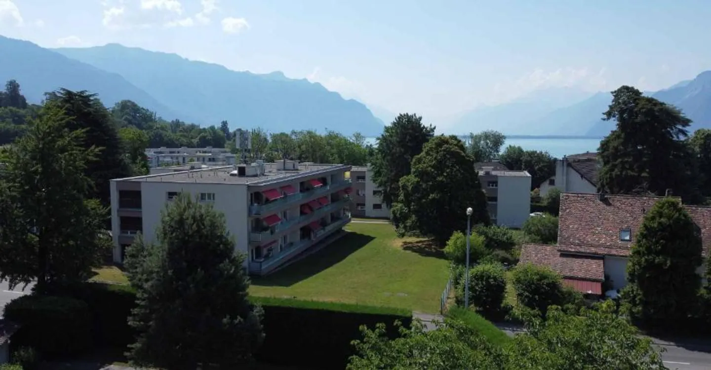 Herrenhaus mit 13 Zimmern und unabhängiger Wohnung, Blick auf den See und die Berge - Foto 12 von 13