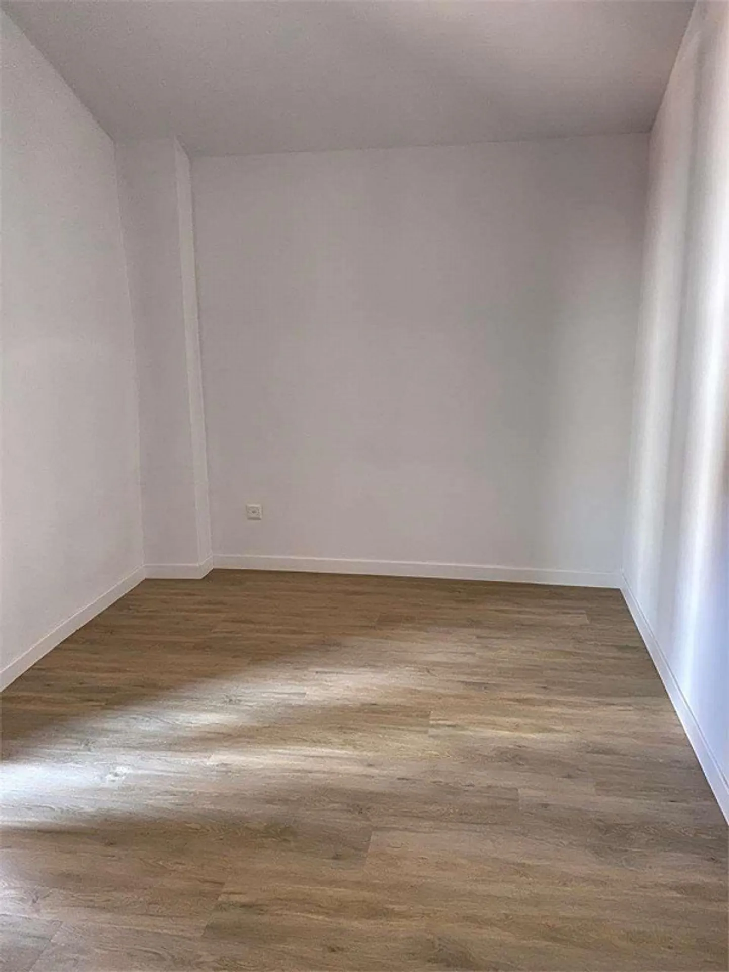 Caslano, beautiful 3.5-room apartment just steps from the lake - Photo 10 of 10
