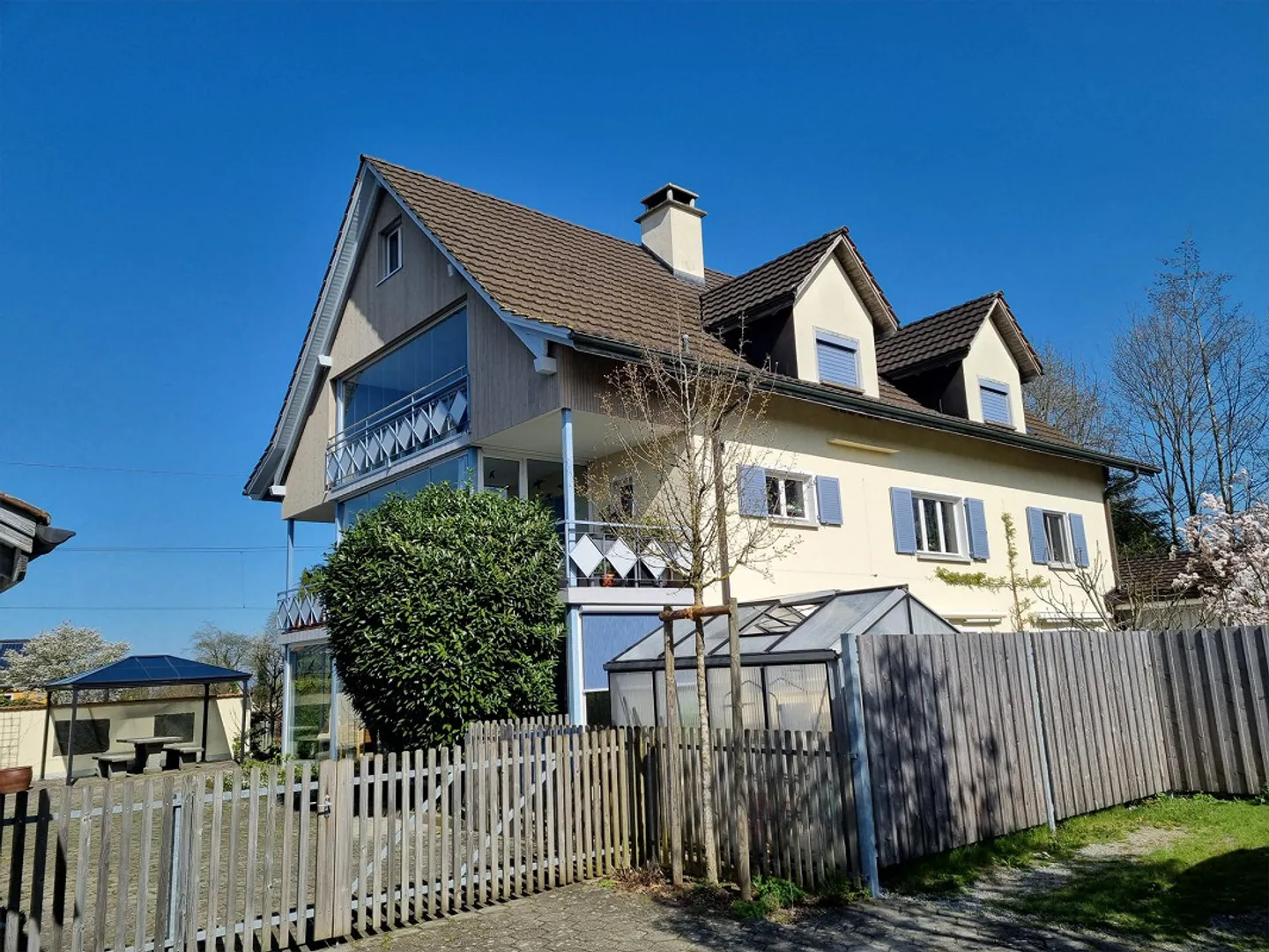 In 5 minuti al lago – Appartamento maisonette di 3,5 stanze con charme - Foto 1 di 22