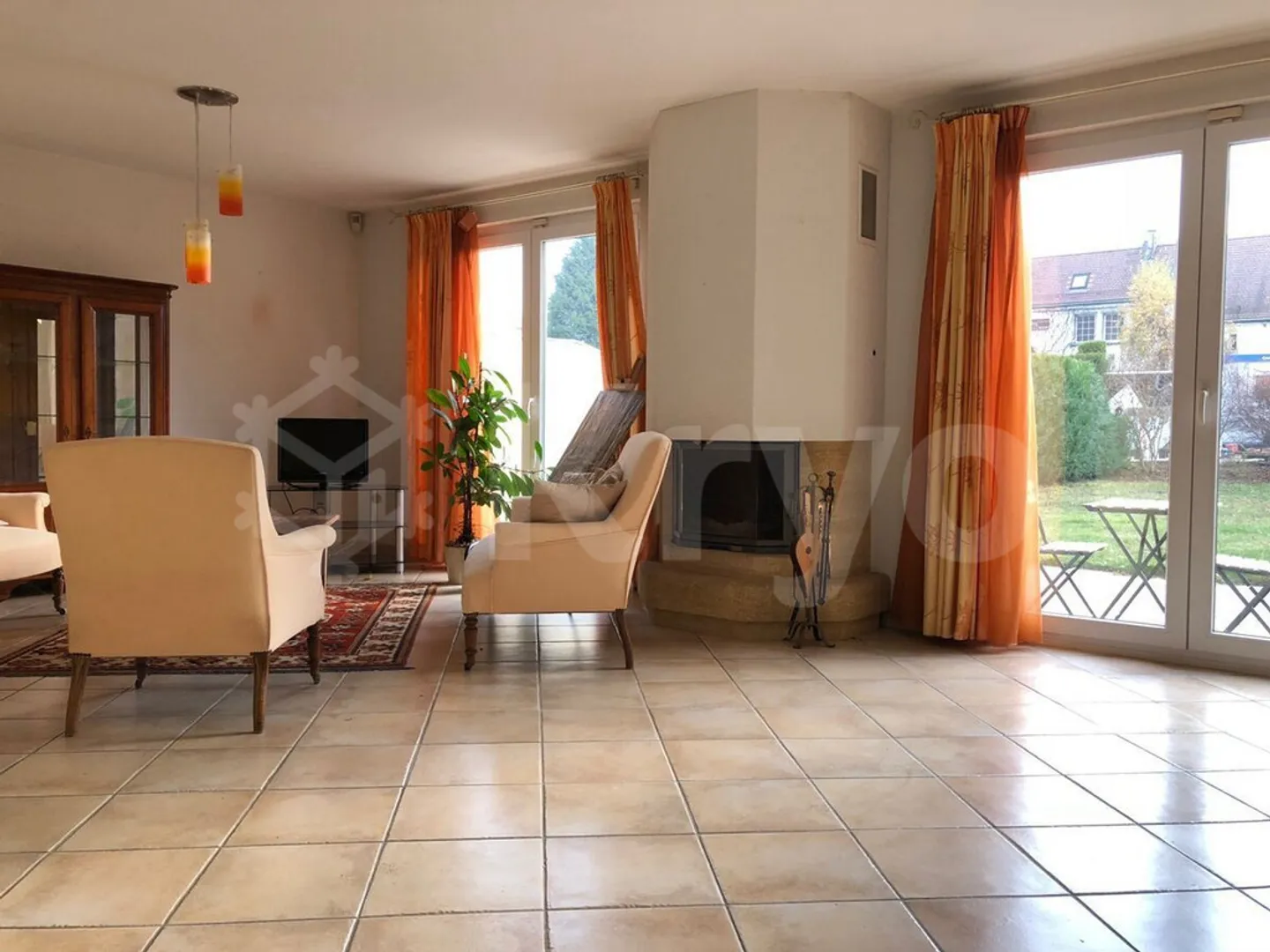 Casa - Foto 3 di 8