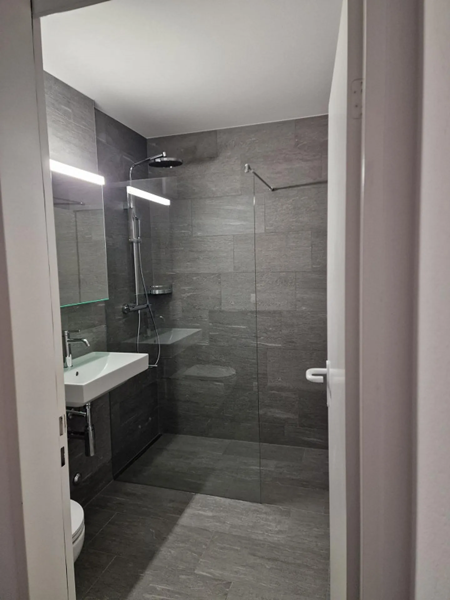 Charmante appartement 2.5 pièces au cœur de la vieille ville de Chur - Photo 2 sur 2