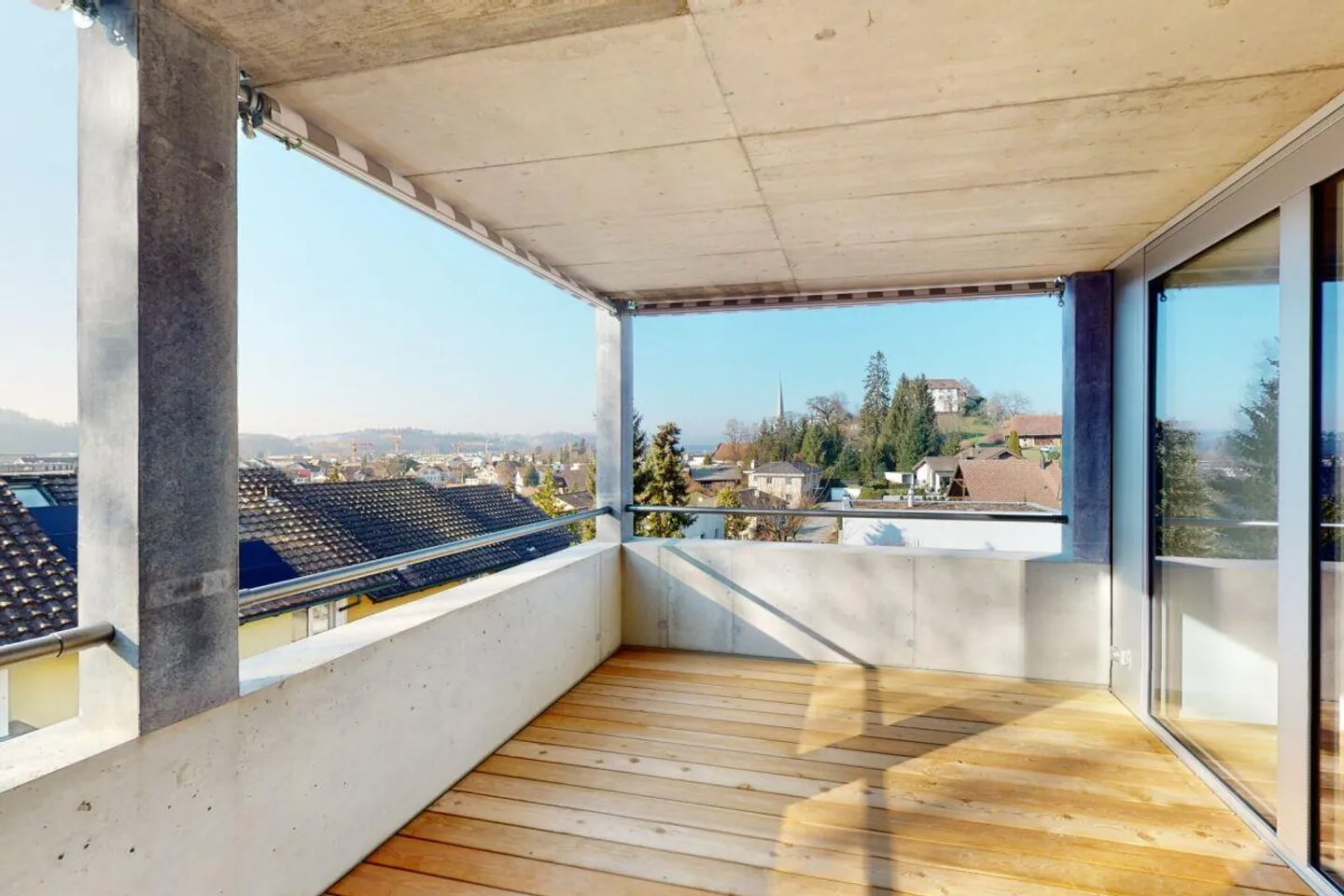 Ampio, luminoso e moderno appartamento - Foto 6 di 7