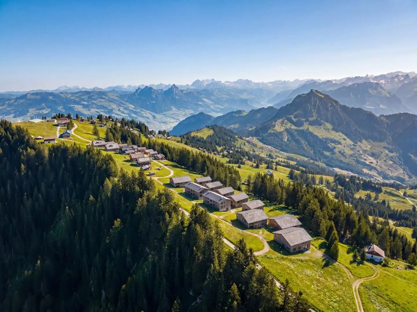 RIGI - REINE DES MONTAGNES : TERRAIN HÔTELIER EXCLUSIF DE 7 000 M² - Photo 6 sur 8