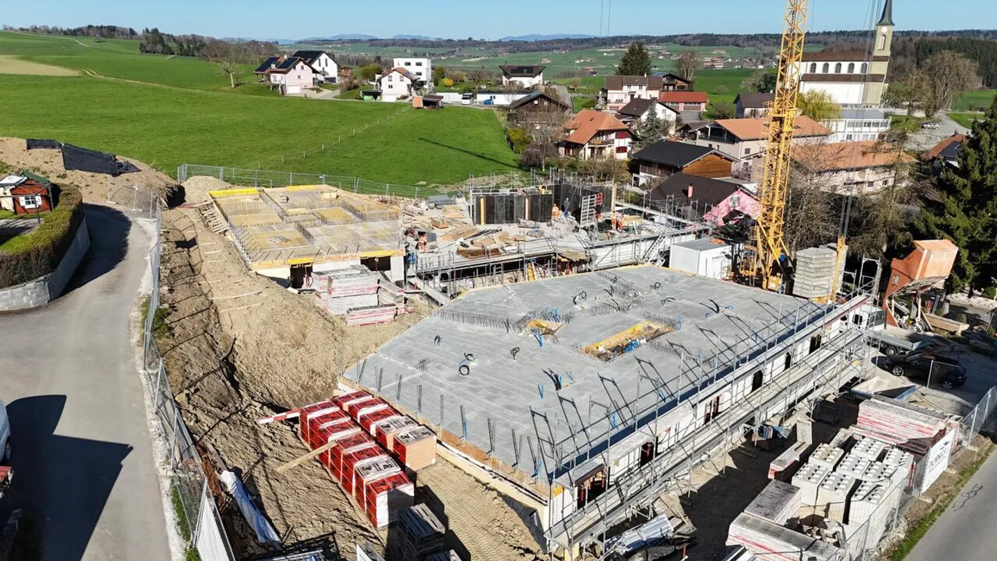 An incomparable living environment - Open construction site - Photo 1 of 15