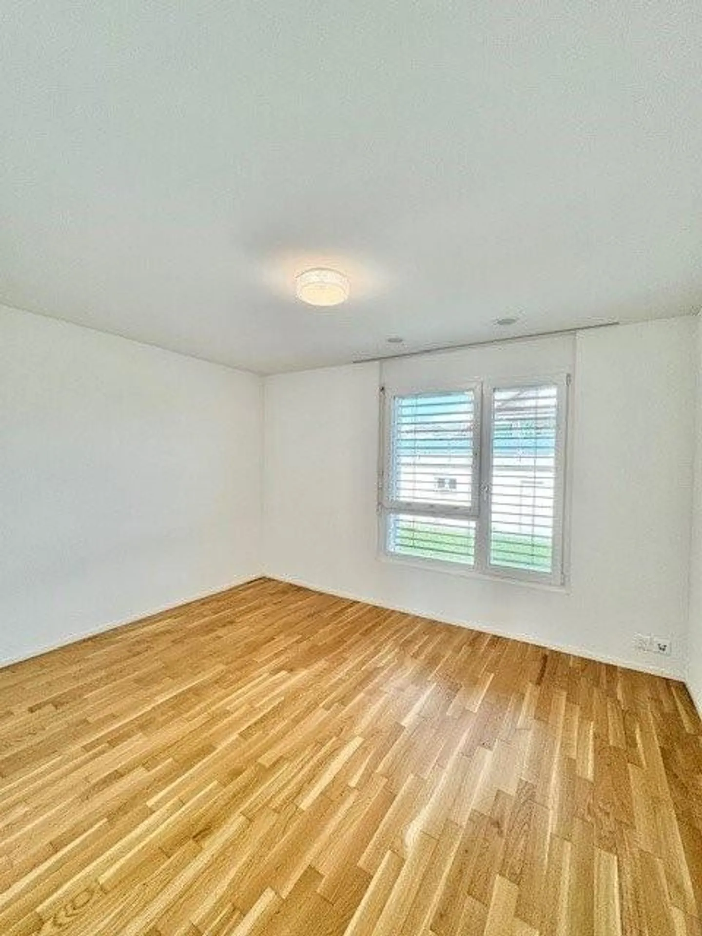 Modern 3.5-room apartment with balcony & washing tower - Photo 4 of 9