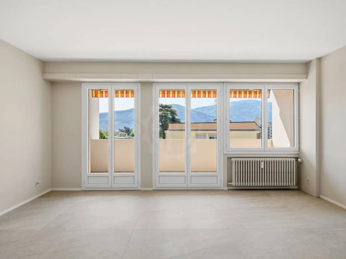 Appartamento 5 locali ristrutturato - Foto 5 di 12