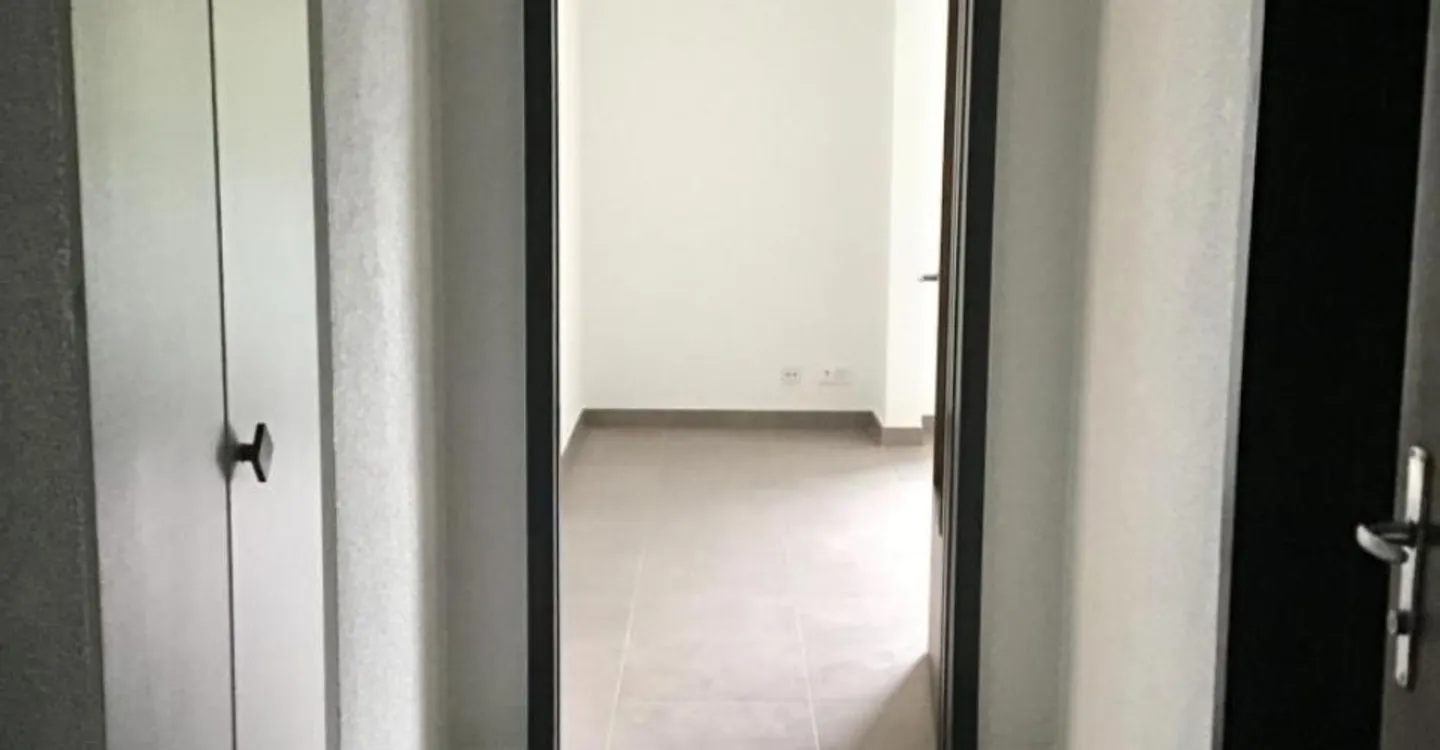 Appartement Charmant avec Balcon - Photo 3 sur 8