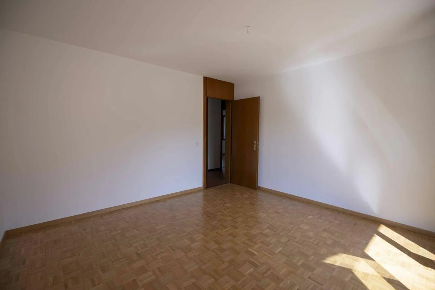 Nous vendons un appartement avec trois grands appartements - Photo 17 sur 18