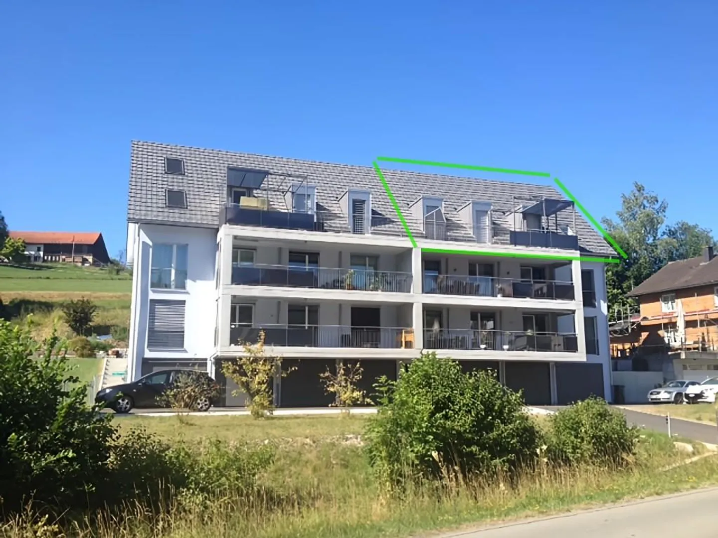 Appartement en duplex attrayant de 4,5 pièces dans un emplacement calme à Kollbrunn - Photo 1 sur 8