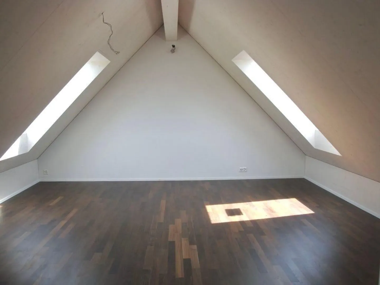 Appartement en duplex attrayant de 4,5 pièces dans un emplacement calme à Kollbrunn - Photo 6 sur 8