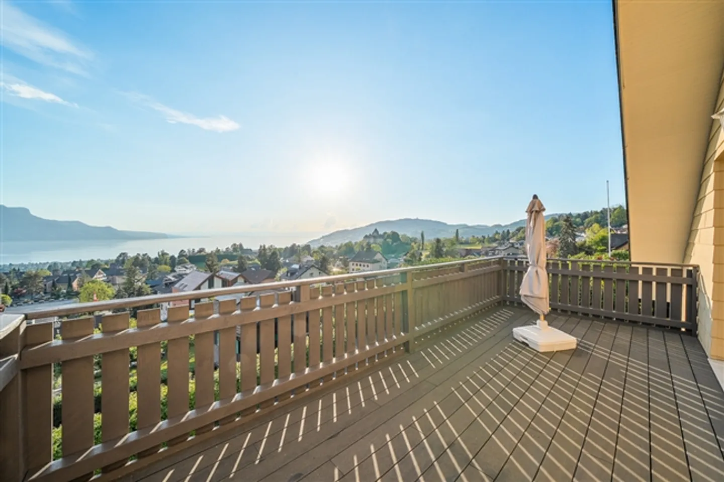 Magnificent independent property with stunning views - Photo 2 of 18