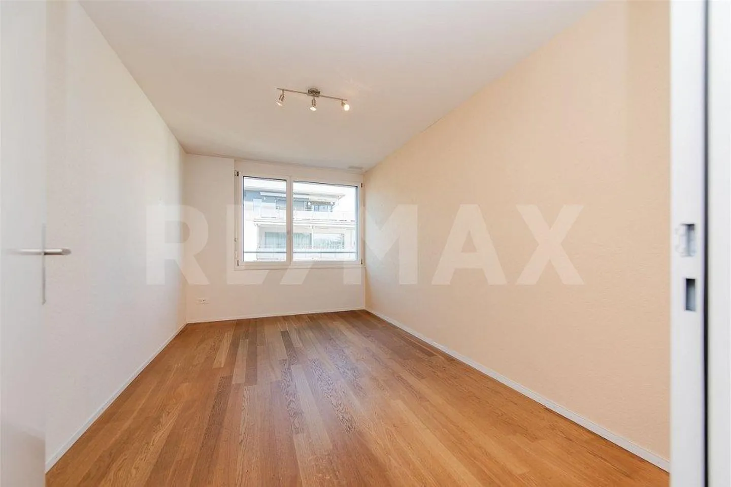 Maison moderne Minergie avec terrasse - Photo 8 sur 12