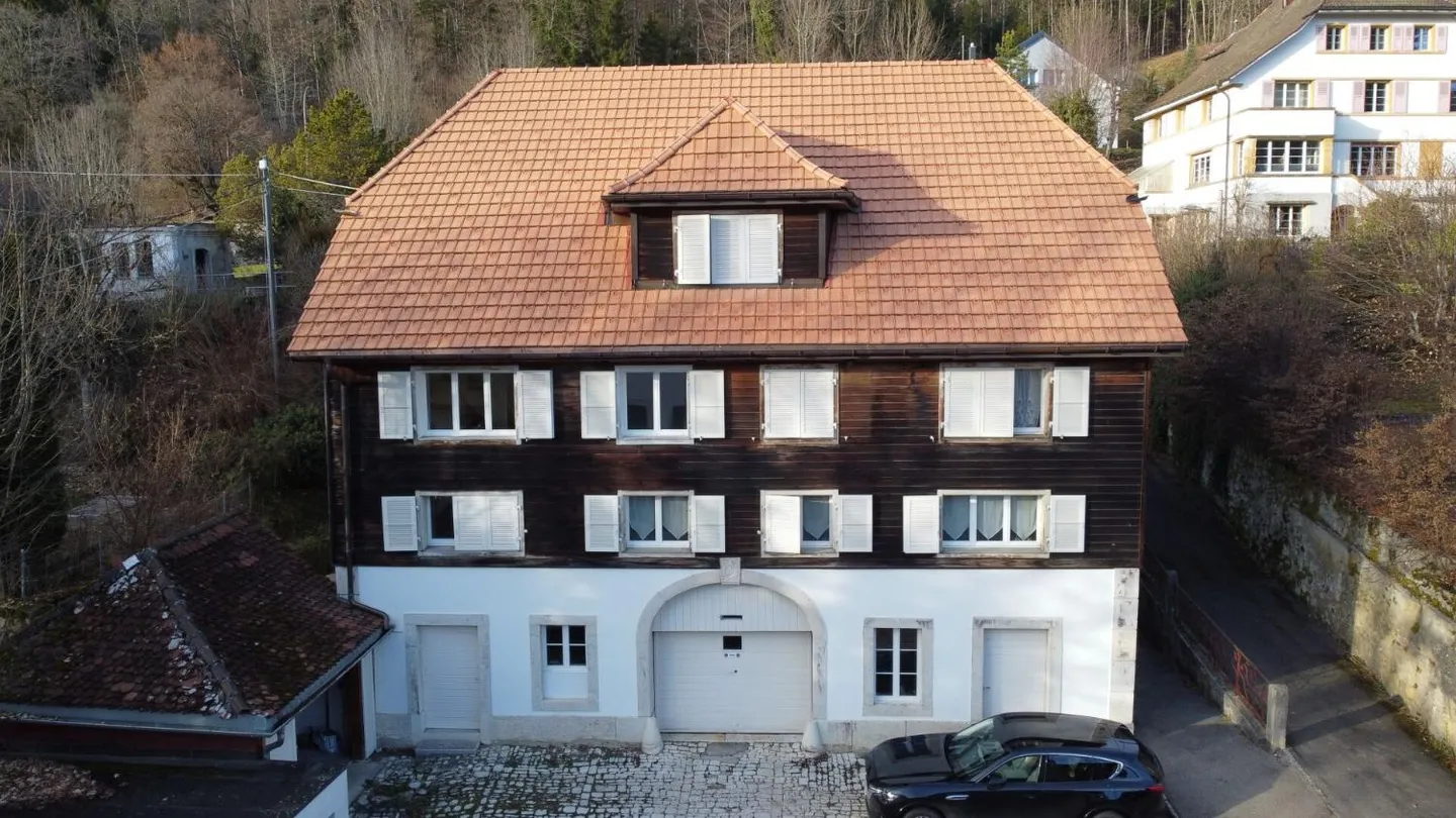 St-Imier, edificio con 6 appartamenti - 5,79% di rendimento - Foto 1 di 6