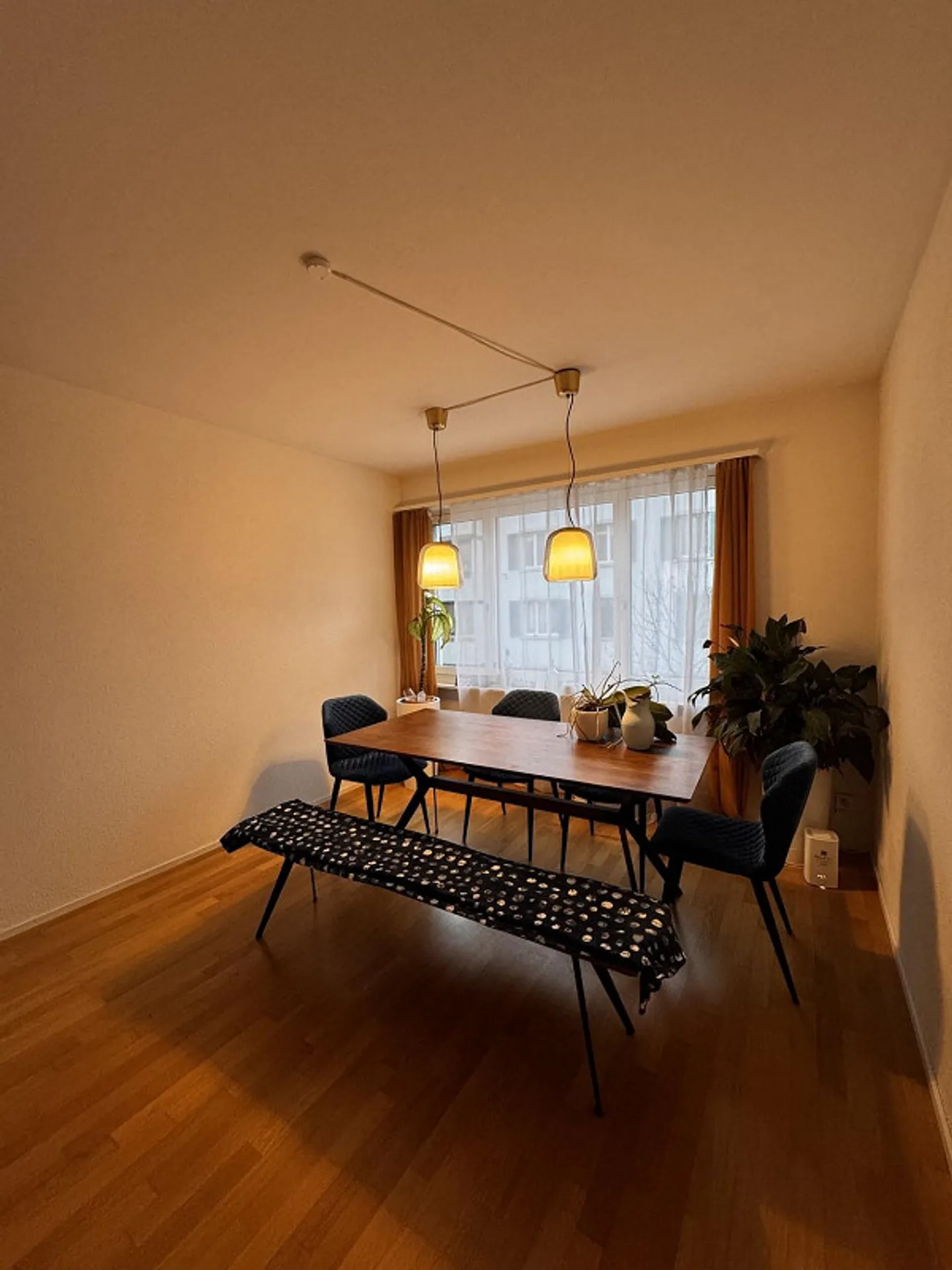 Appartement de 2,5 pièces situé au cœur de Zurich avec balcon - Photo 4 sur 6