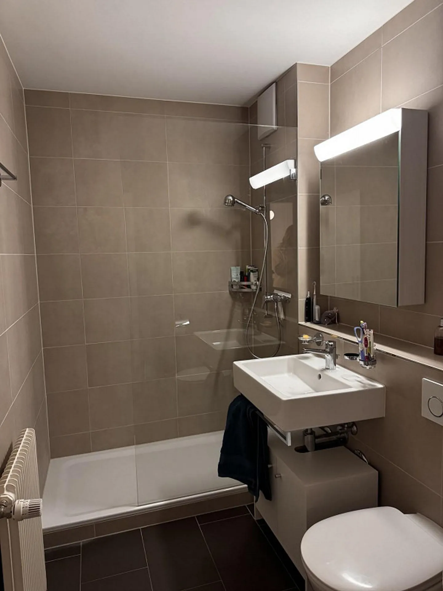 Appartement de 2,5 pièces situé au cœur de Zurich avec balcon - Photo 6 sur 6