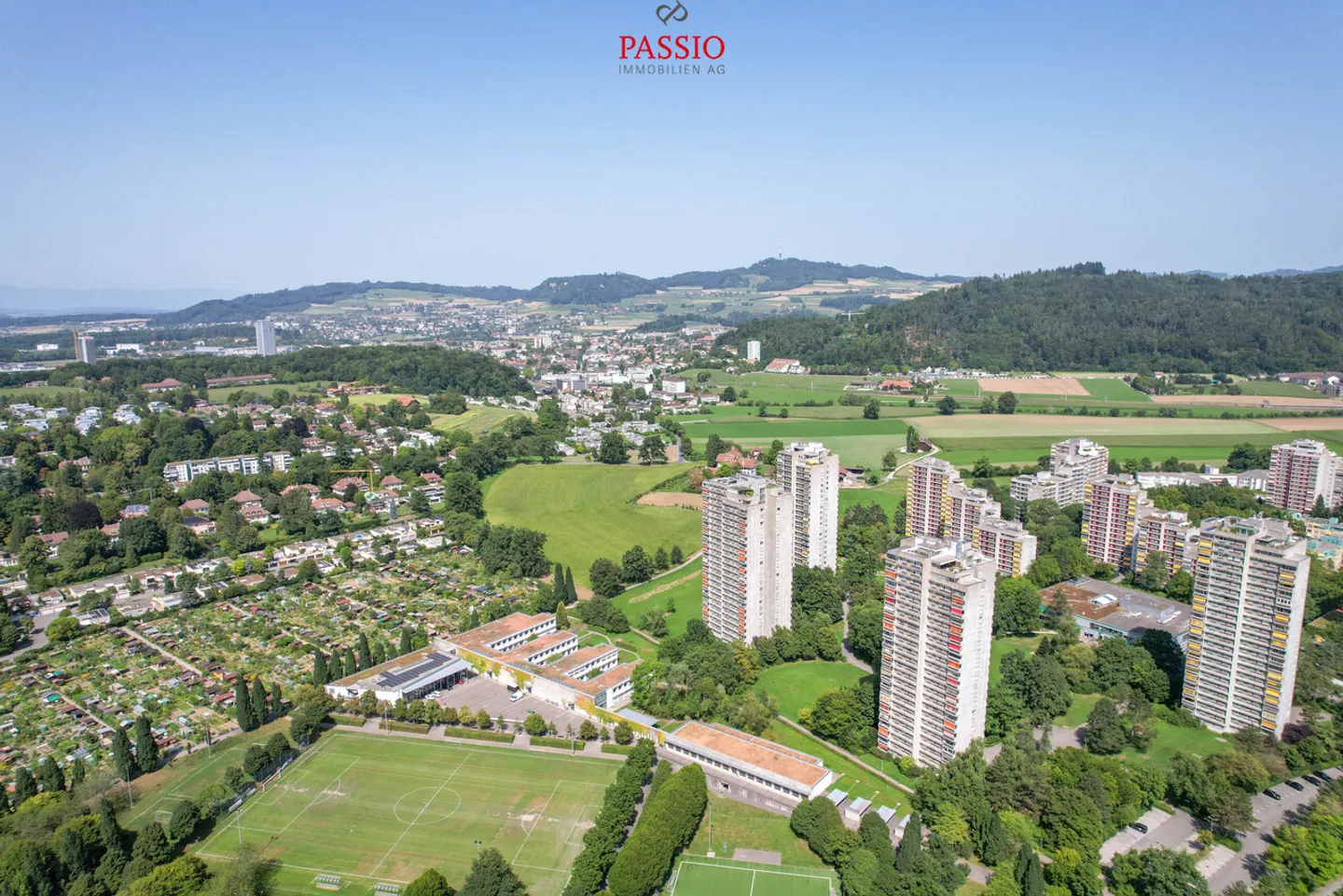 Ampio appartamento di 5,5 stanze con vista panoramica in posizione centrale - Foto 24 di 25