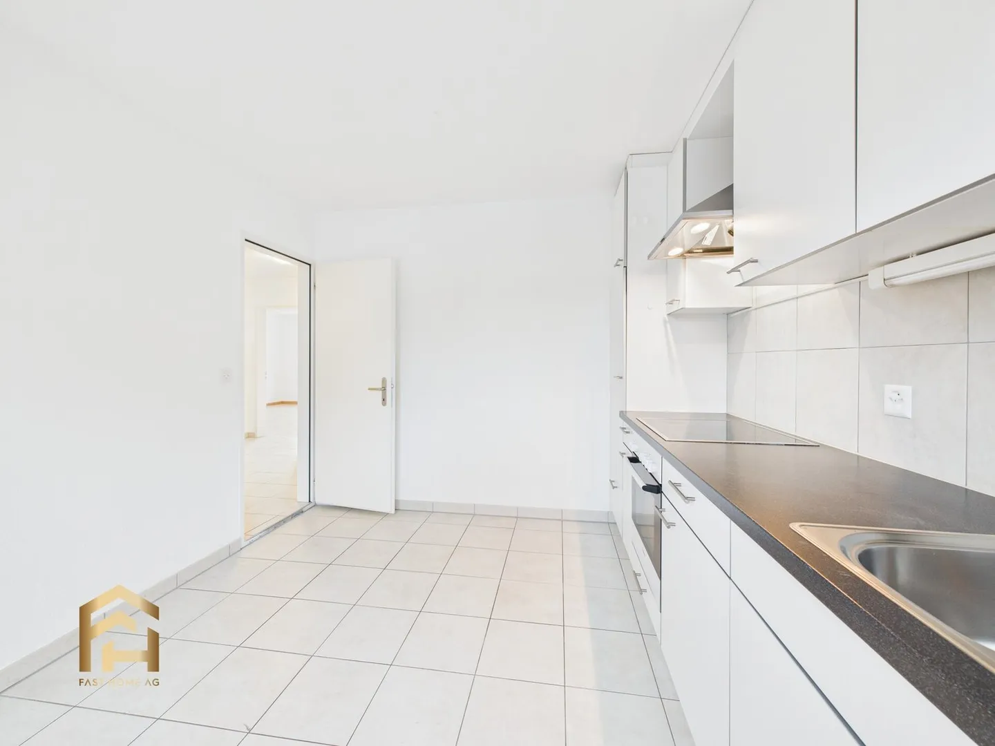 Dream Home in the Valais 4.5 Rooms, Balcony and Lots of Light - Photo 3 of 13