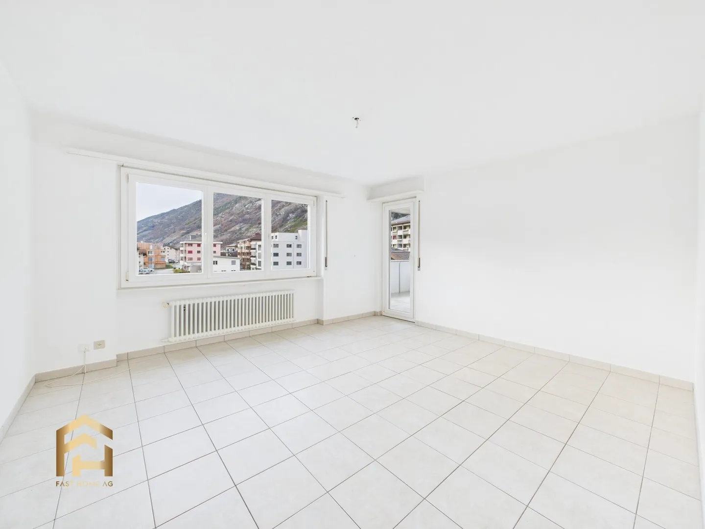 Dream Home in the Valais 4.5 Rooms, Balcony and Lots of Light - Photo 4 of 13