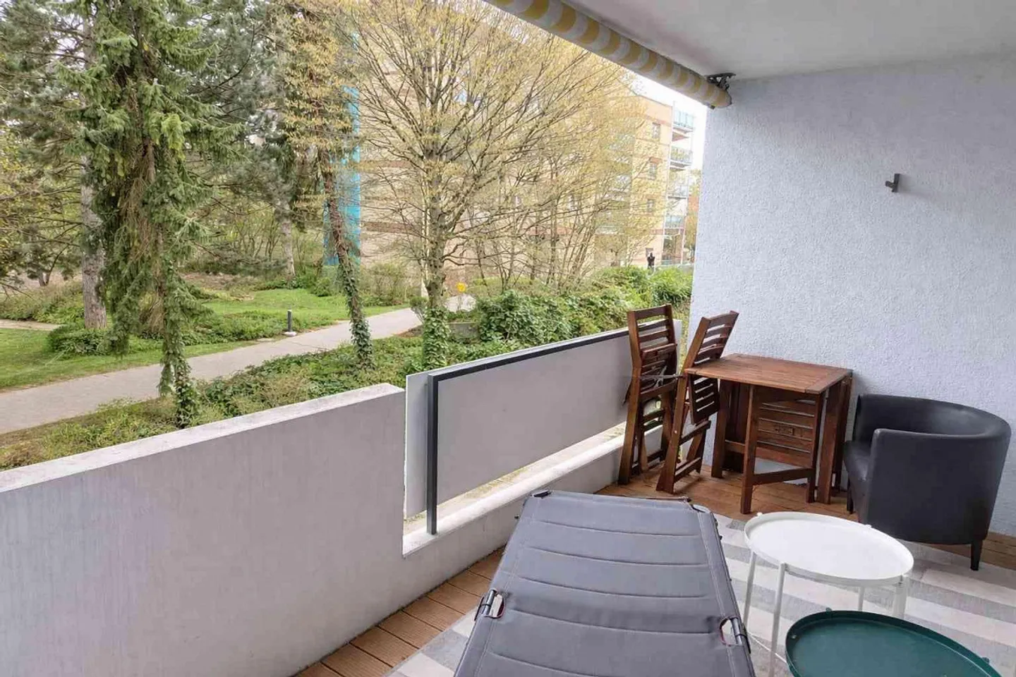 Central and Quiet: Apartment in a Cul-de-Sac between Train Station and City Center - Photo 5 of 10