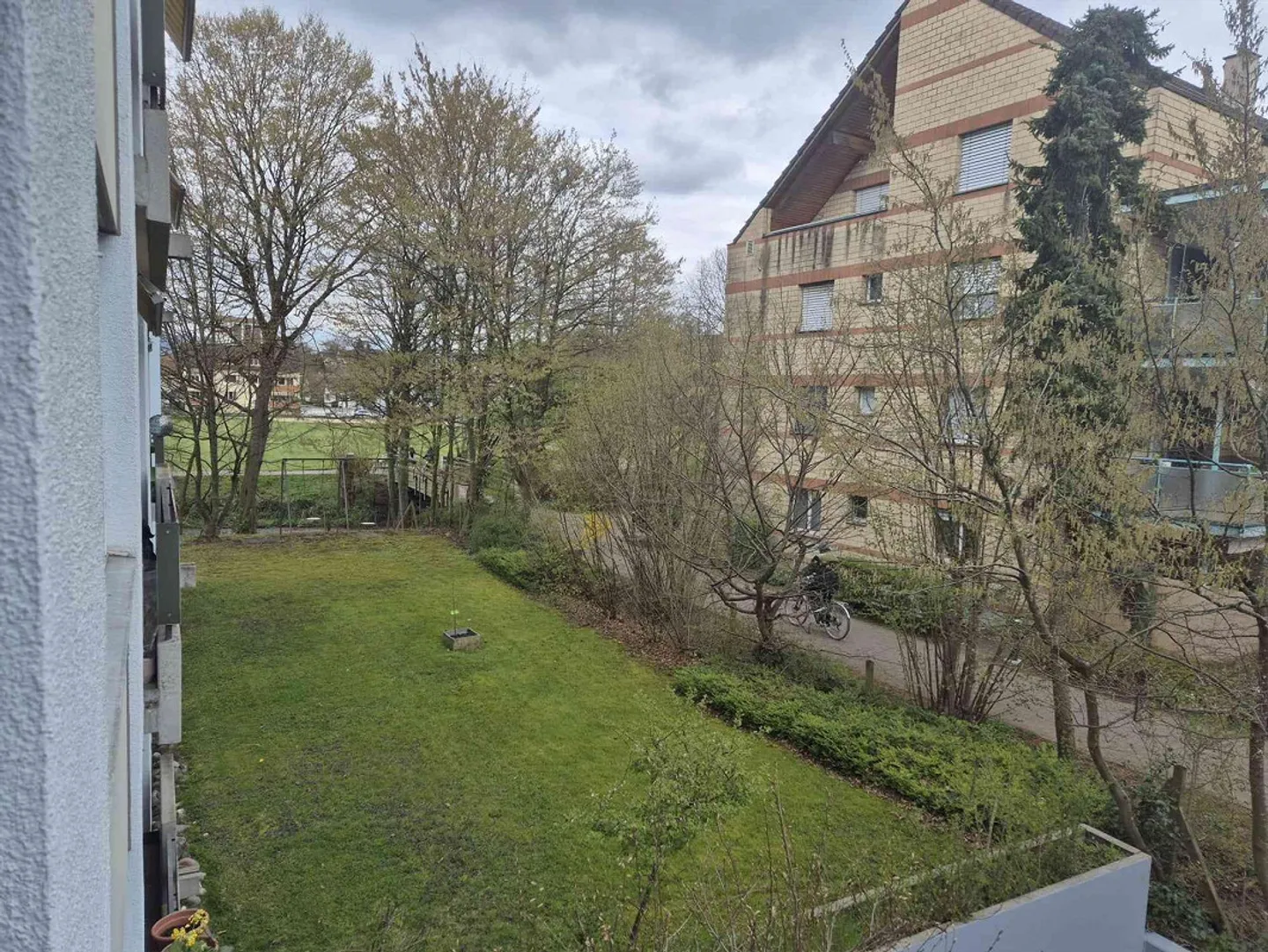 Central and Quiet: Apartment in a Cul-de-Sac between Train Station and City Center - Photo 4 of 10