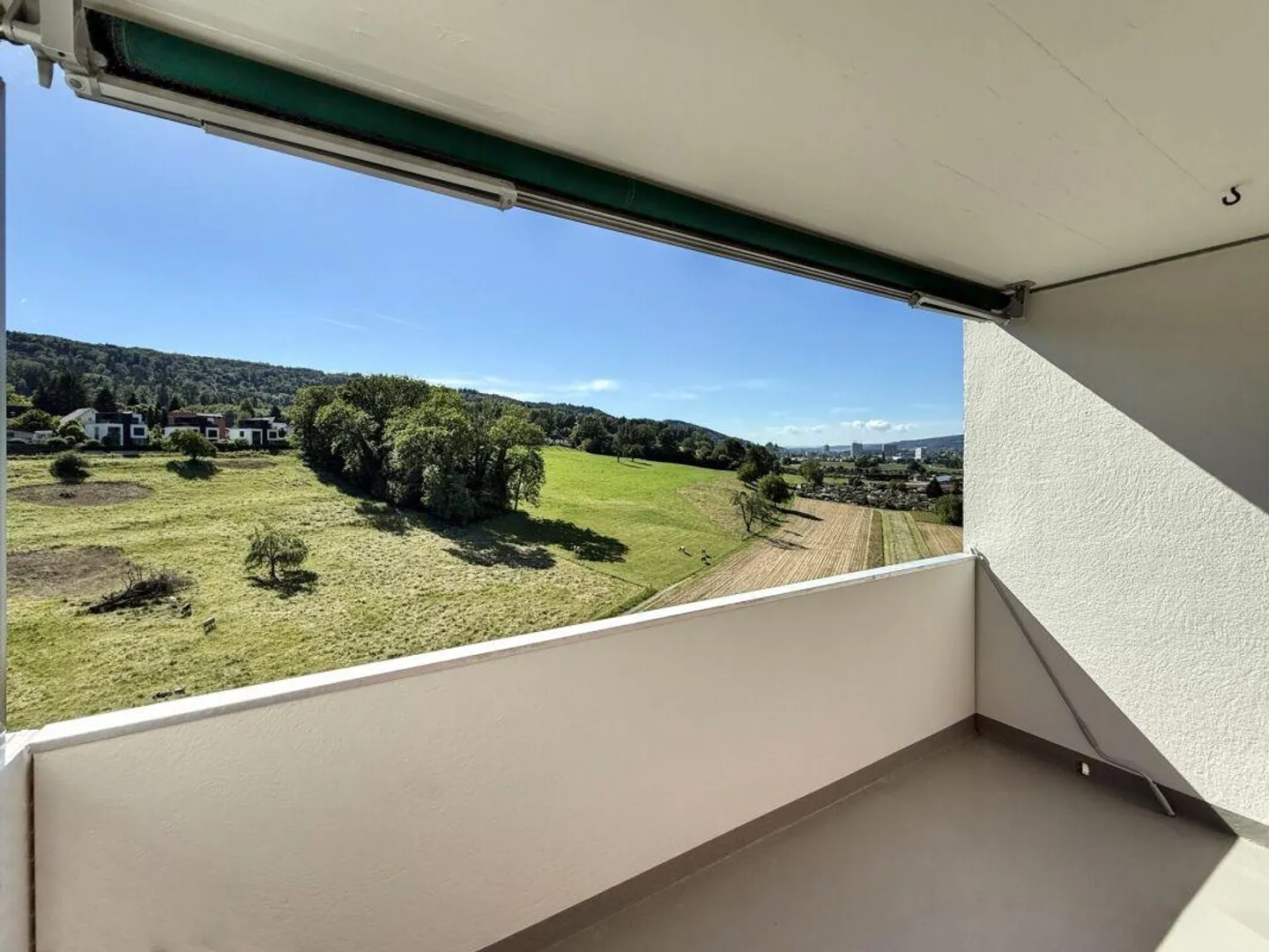 Modernes Apartment mit atemberaubender Aussicht - Foto 5 von 12