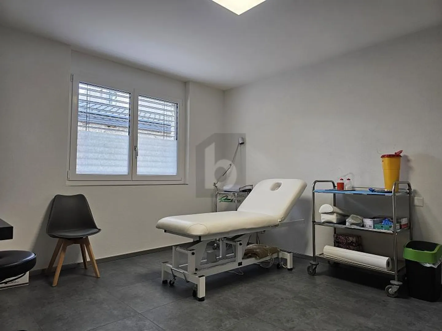 VETRINA BEN ESPOSITATA E POSSIBILITÀ MULTIPLE - Foto 5 di 6