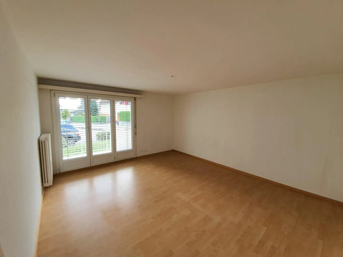 Helle Wohnung mit Balkon im EG und attraktivem Parkplatz Angebot! - Foto 4 von 11