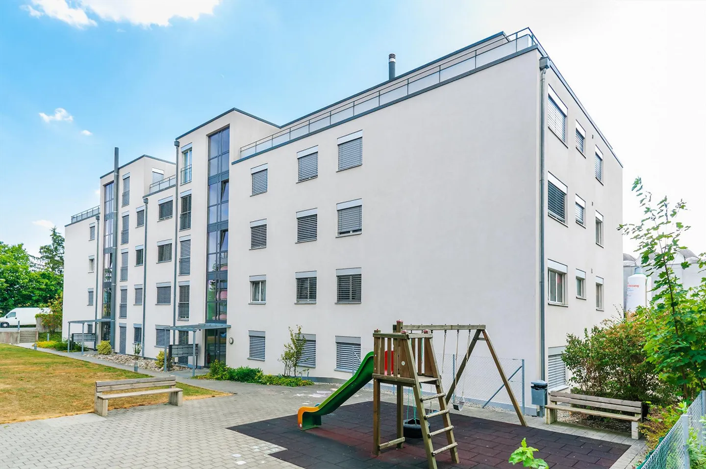 Grosszügige Familienwohnung in Niederhasli - Foto 1 von 4