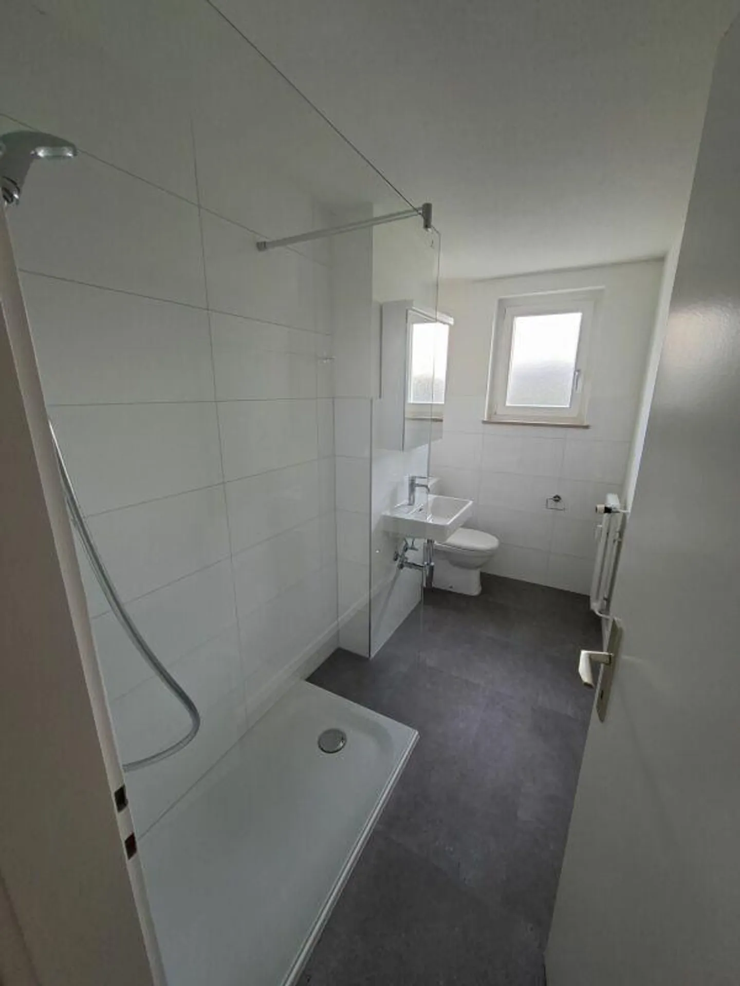 Appartamento ristrutturato a prezzo accessibile in posizione elevata - Foto 13 di 15