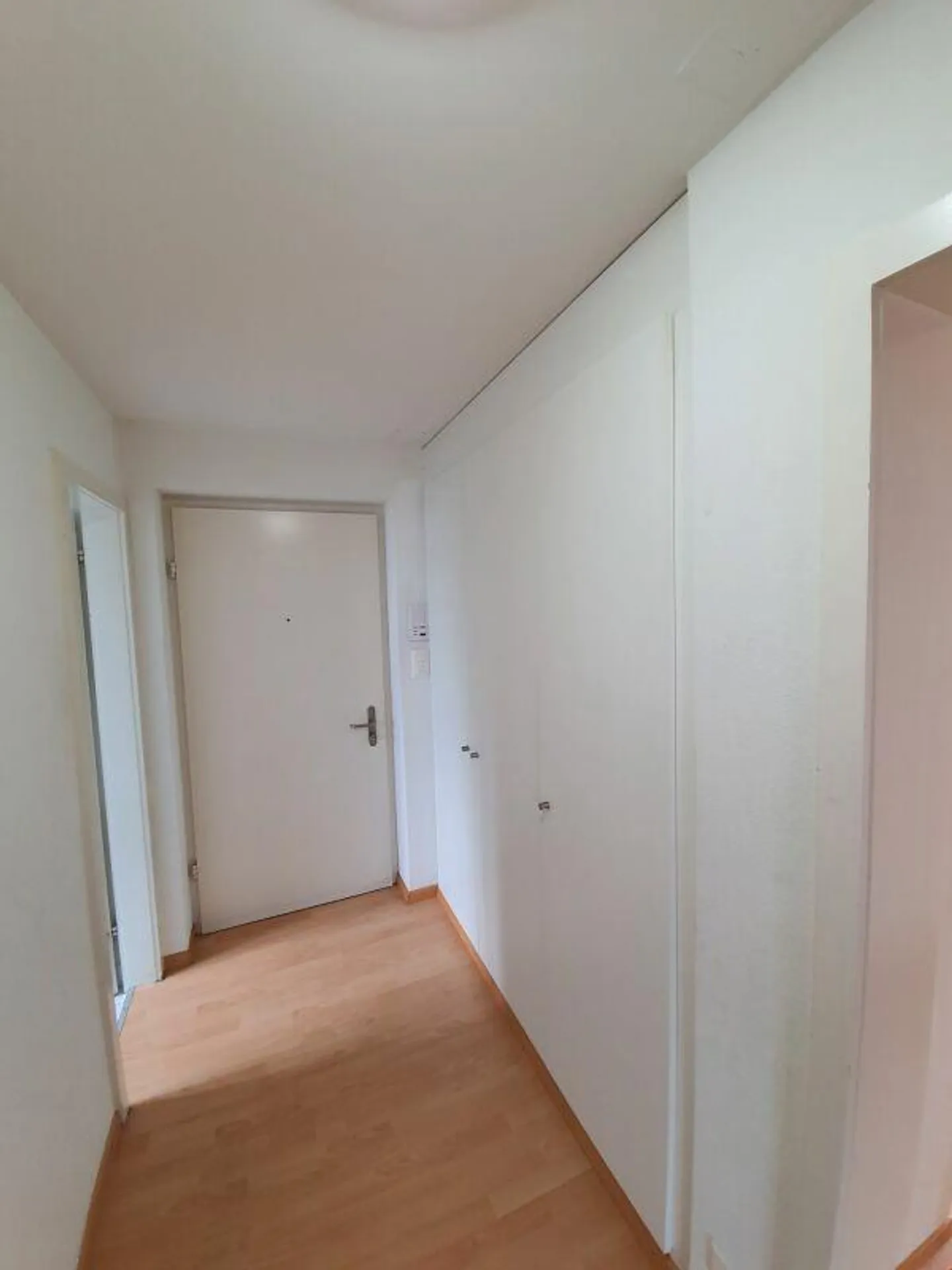 Helle Wohnung mit Balkon im EG und attraktivem Parkplatz Angebot! - Foto 8 von 11