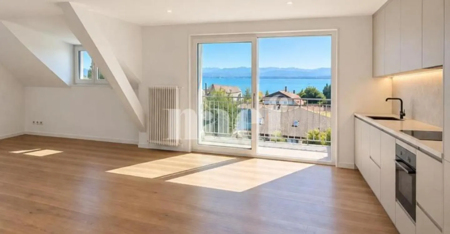 Appartement rénové avec charme - Photo 2 sur 2
