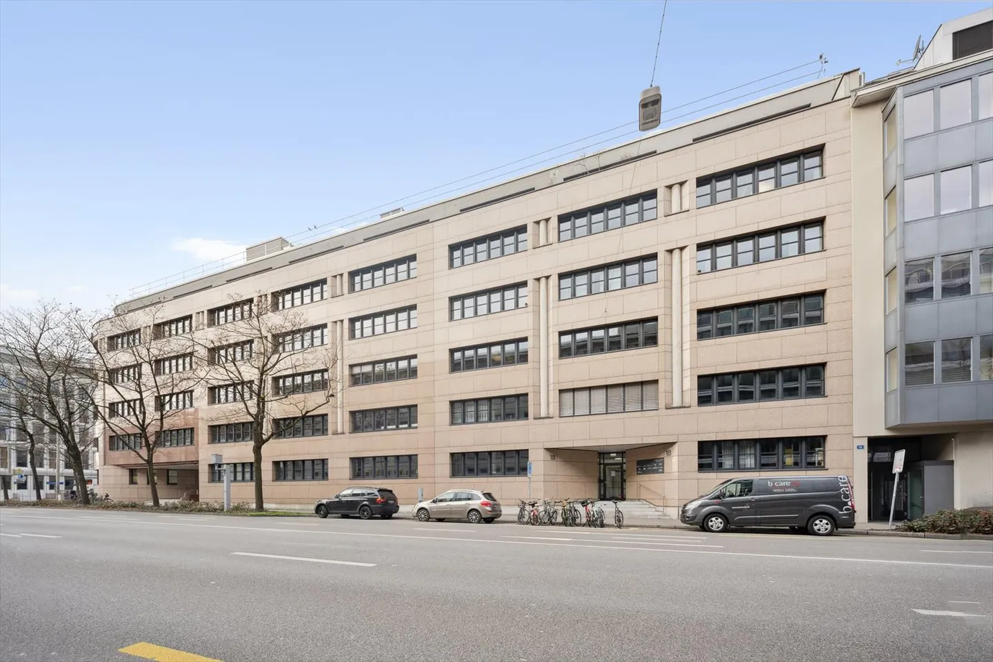 Office space for rent - Photo 1 of 4