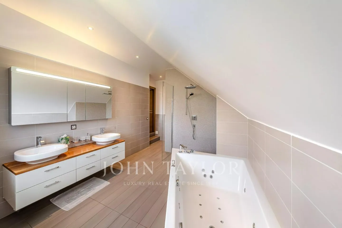 Villa 8.5 rooms - Photo 8 of 13