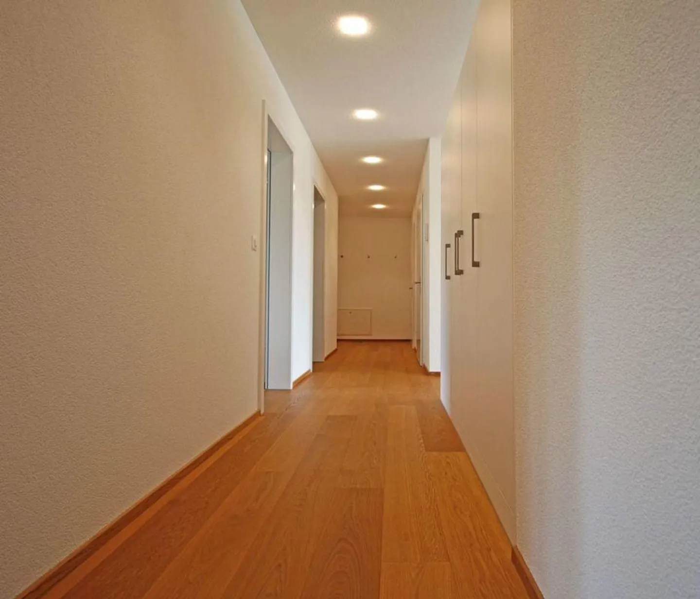 Sonnige 4,5-Zimmer-Wohnung in Aeschi - Foto 5 von 8