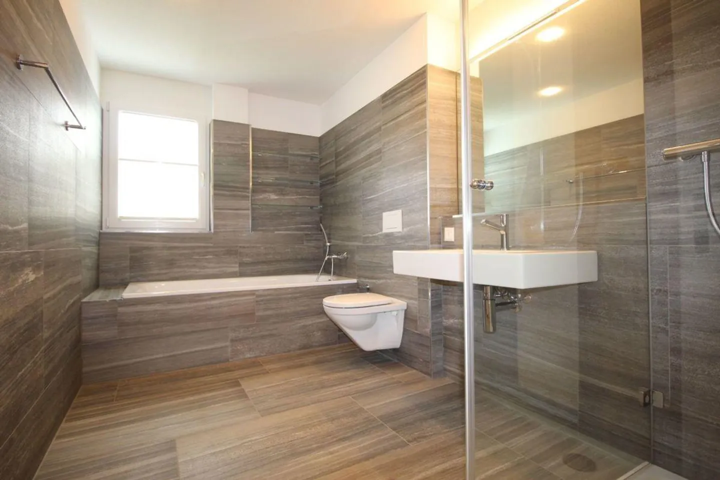 Sonnige 4,5-Zimmer-Wohnung in Aeschi - Foto 7 von 8