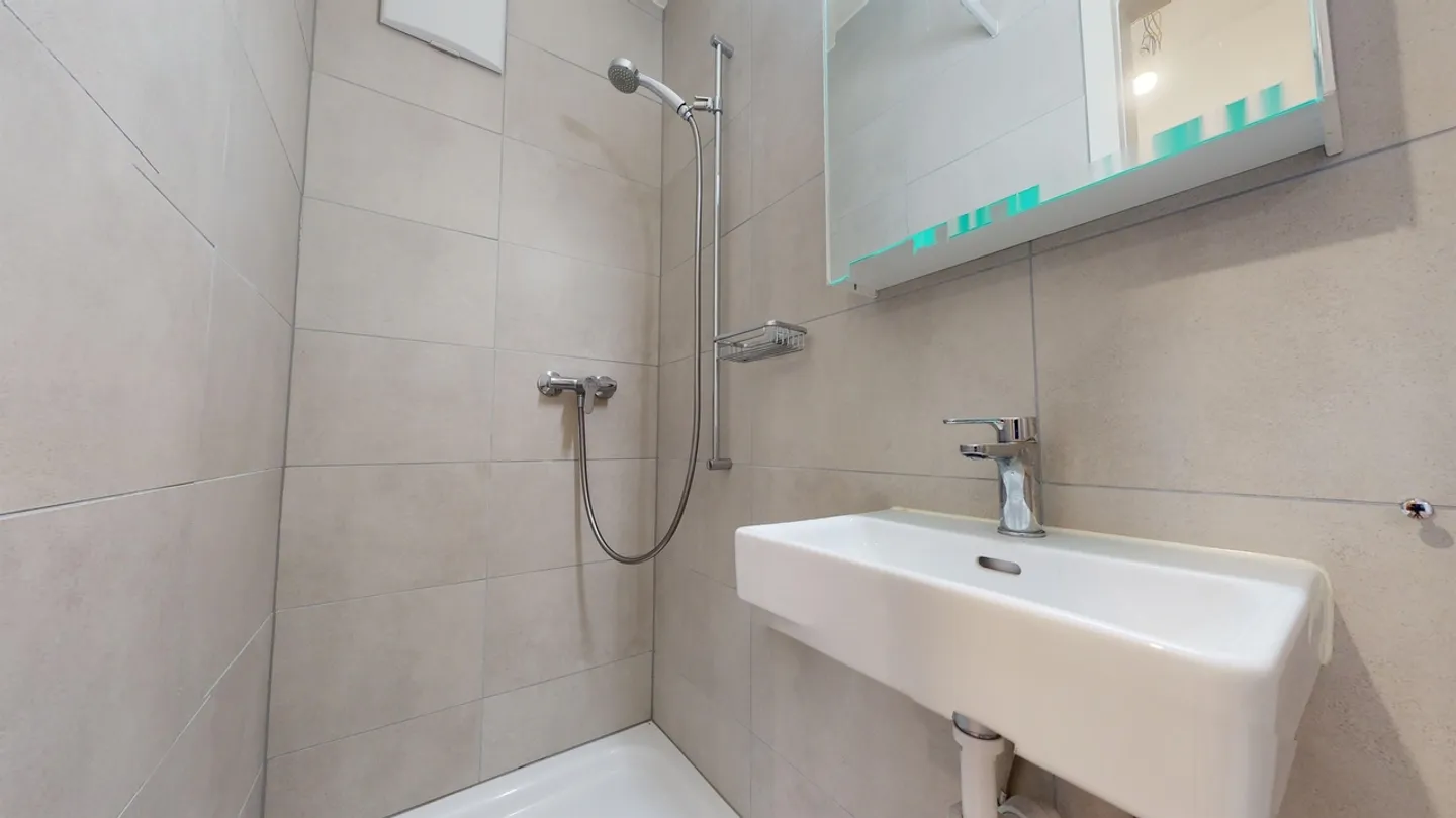 Charmante 1,5-Zimmer-Wohnung im Herzen von Freiburg - Foto 6 von 6