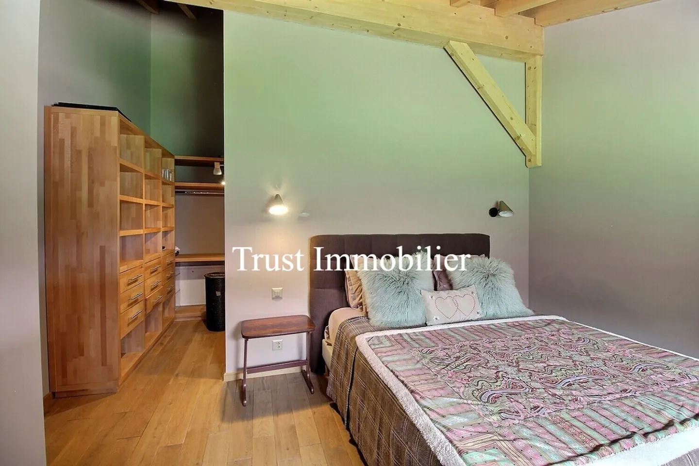 2010M-Gryon-Luxurious Apartment - Photo 10 of 13