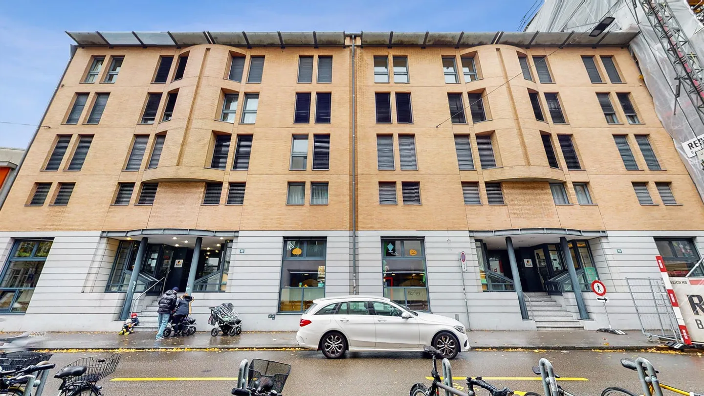 Place de Parking Sécurisée à Zurich - Photo 3 sur 3