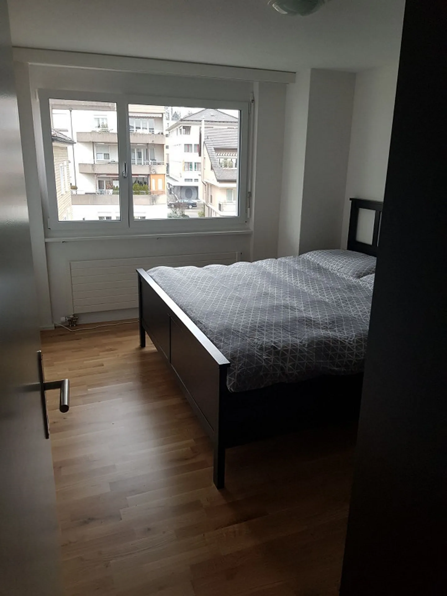 Ampio appartamento di 3,5 stanze con camino - Foto 11 di 11