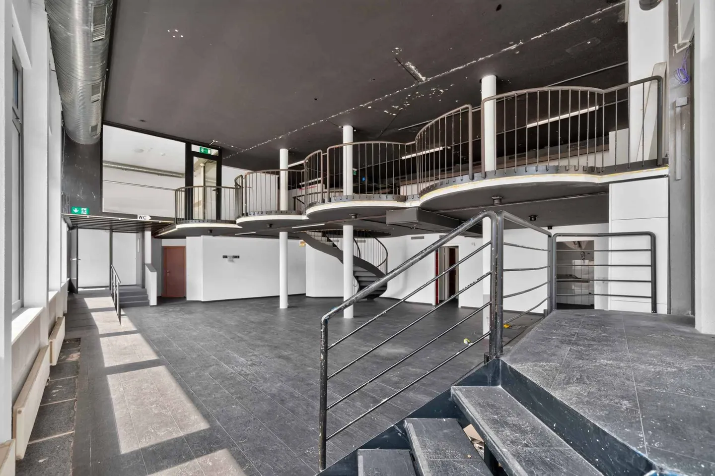 Zu vermieten! Gewerbefläche von 267m2 - Foto 6 von 8