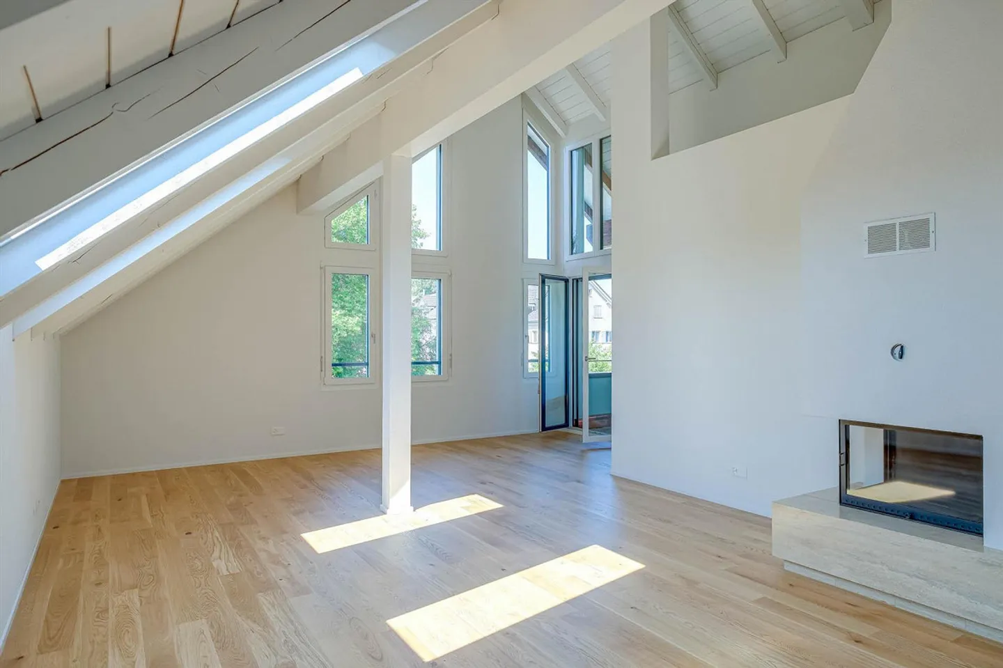 Geräumige Dachwohnung in St. Gallen - Foto 1 von 9