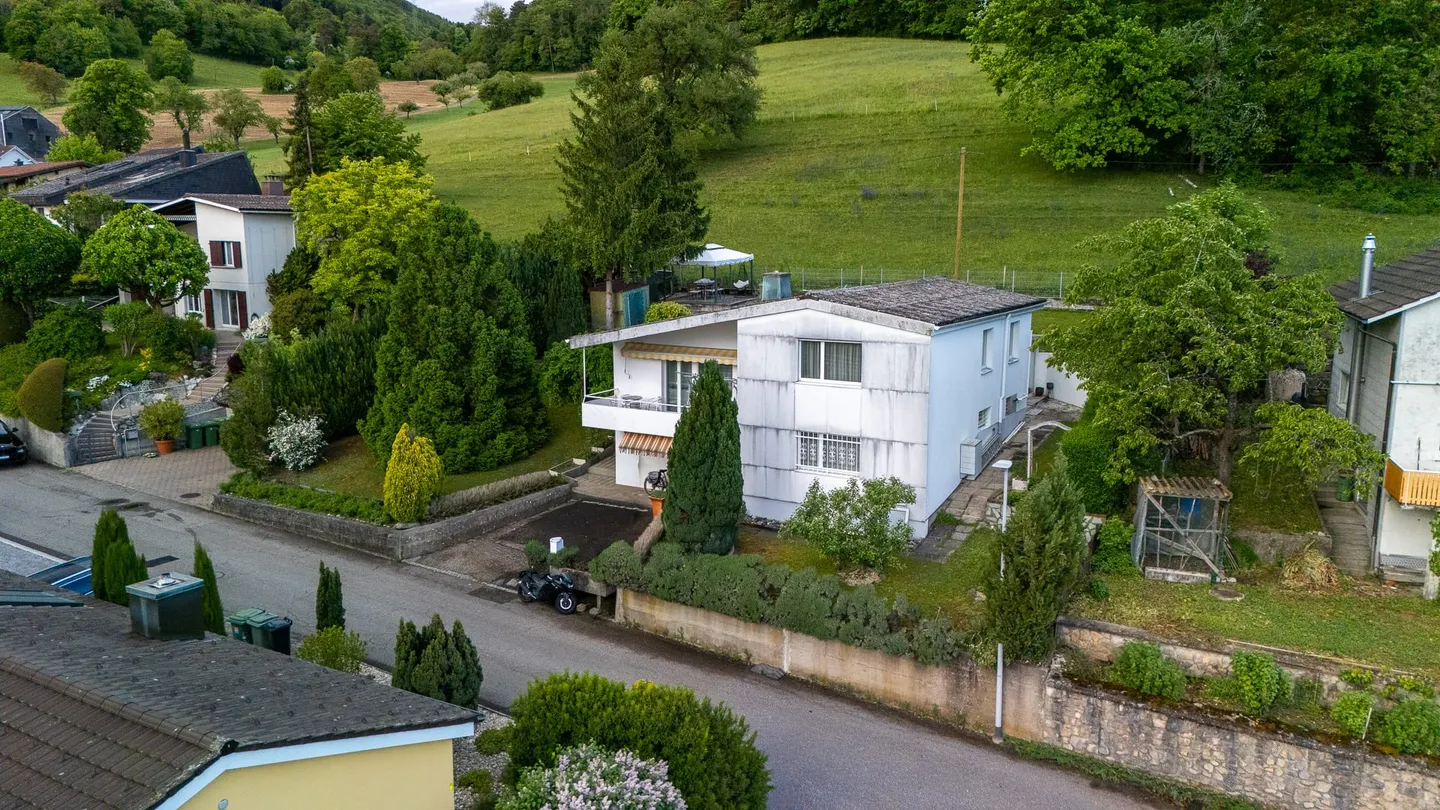 Casa unifamiliare di 7,5 stanze con giardino d'inverno a Trimbach in vendita - Foto 1 di 13