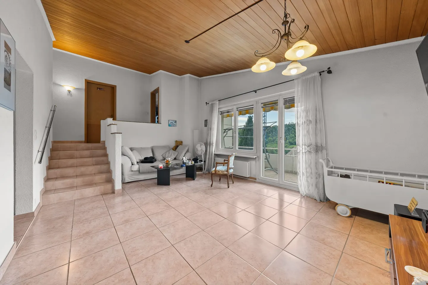 Casa unifamiliare di 7,5 stanze con giardino d'inverno a Trimbach in vendita - Foto 3 di 13