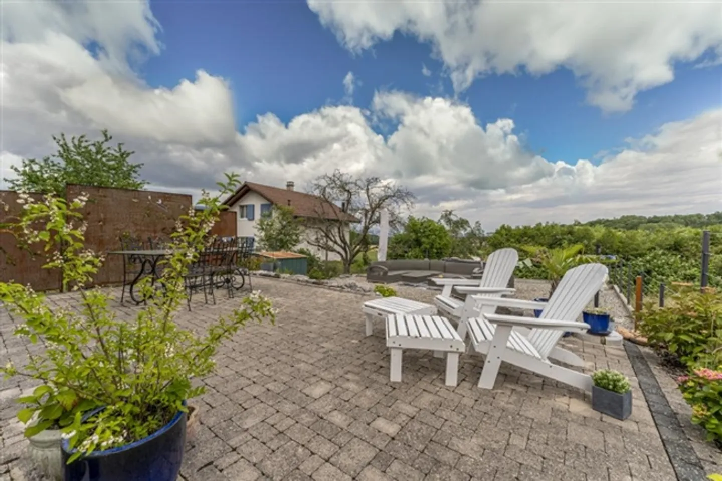 UNIQUE LARGE QUIET ACCOMMODATION - Photo 6 of 7